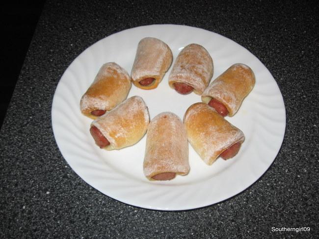 Easy Kid Recipes  Pigs in a Blanket  Ready to be Served
